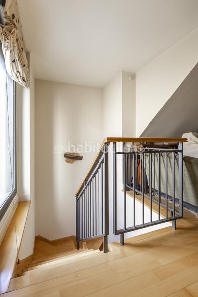 Foto 2da86066-e918-44ea-a7f4-d5ad19b8fb20. Attico con riscaldamento parcheggio piscina in Encinar de los Reyes La Moraleja