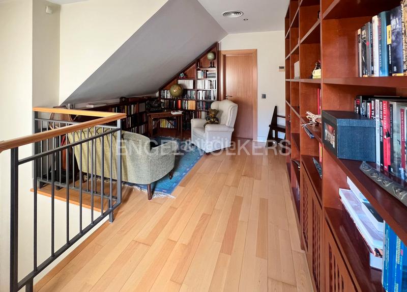 Foto 68eb906c-995f-486f-8a71-1e65441c98c3. Attico con riscaldamento parcheggio piscina in Encinar de los Reyes La Moraleja