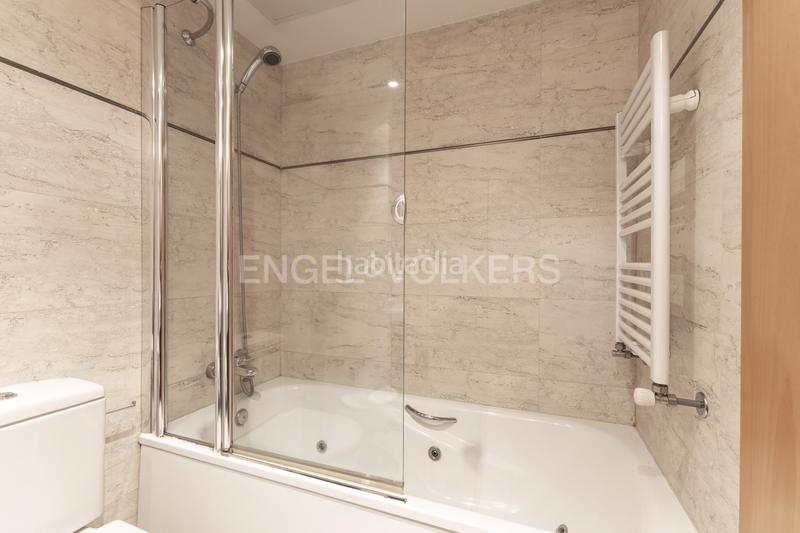 Foto 6fa4a7eb-dd12-4262-9557-6216661d6c95. Attico con riscaldamento parcheggio piscina in Encinar de los Reyes La Moraleja