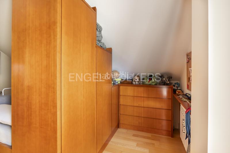 Foto 889d2448-cb32-4327-80ce-cb224f208b2f. Attico con riscaldamento parcheggio piscina in Encinar de los Reyes La Moraleja