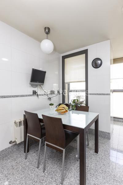 Foto c50143de-c6d2-4006-82f8-87b2c8a05c79. Attico con riscaldamento parcheggio piscina in Encinar de los Reyes La Moraleja