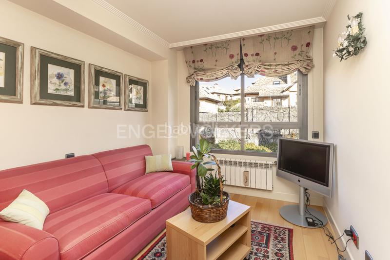 Foto df589bf4-f35f-4882-805d-51c283f186c7. Attico con riscaldamento parcheggio piscina in Encinar de los Reyes La Moraleja