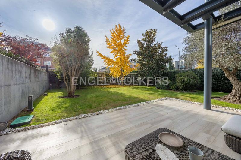 Foto 84dbef55-fd13-4313-9687-bac7a8107b2c. Casa adossada amb calefacció aparcament piscina a Madrid