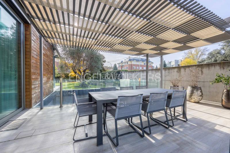 Foto ce6df1d4-92be-4cbf-8bb9-a32b0b3e394e. Casa adossada amb calefacció aparcament piscina a Madrid