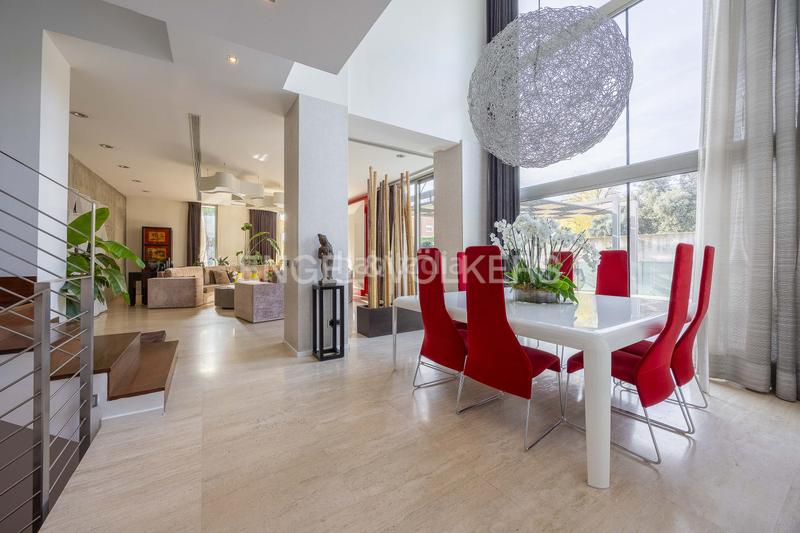 Foto ddd4dea2-9a11-4de0-bb5c-0010a04e5605. Casa adossada amb calefacció aparcament piscina a Madrid