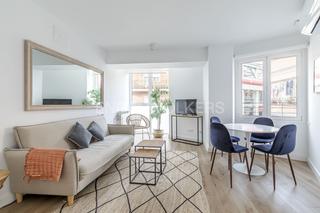 Rent Apartment in Castillejos-Cuzco. Luminoso piso exterior de un dormitorio en calle limonero en alq