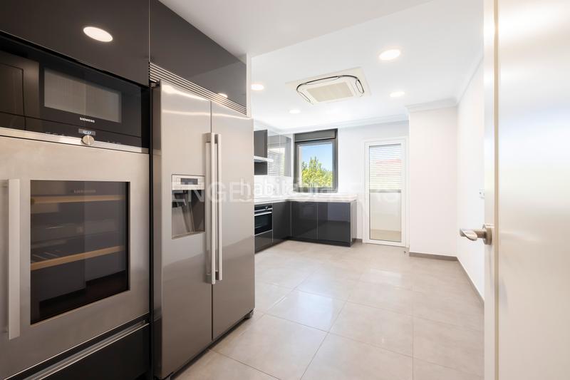 Foto 25f7944f-abb8-4a24-973d-a908188bc5f8. Appartement avec chauffage parking piscine dans Arroyo de la Vega La Moraleja