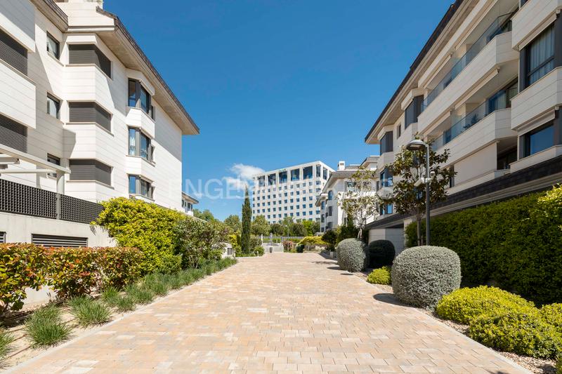 Foto 98a6424b-a4d8-4483-9c88-9addc0cabc06. Appartement avec chauffage parking piscine dans Arroyo de la Vega La Moraleja