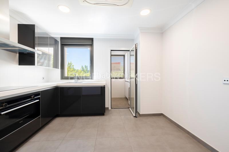 Foto ab2c0f8e-8caa-46a2-ac77-7aded135928f. Appartement avec chauffage parking piscine dans Arroyo de la Vega La Moraleja