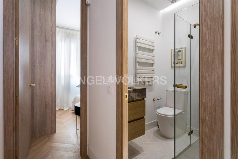 Foto d4aa0043-d89f-42e2-9721-44f8faa31af5. Apartament amb calefacció a Trafalgar Madrid