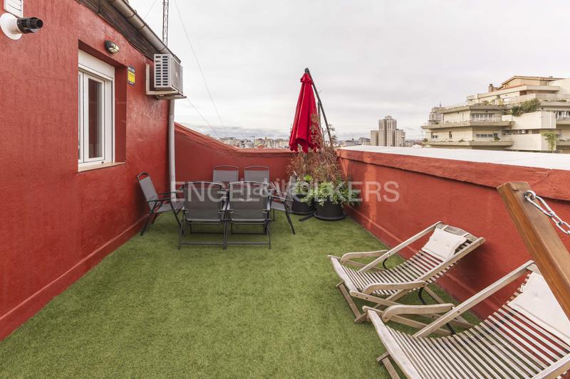 Foto 0f525d8d-b3ba-4810-9b34-f332b63982cc. Ático  con terraza y vistas 180 sobre en Universidad-Malasaña Madrid