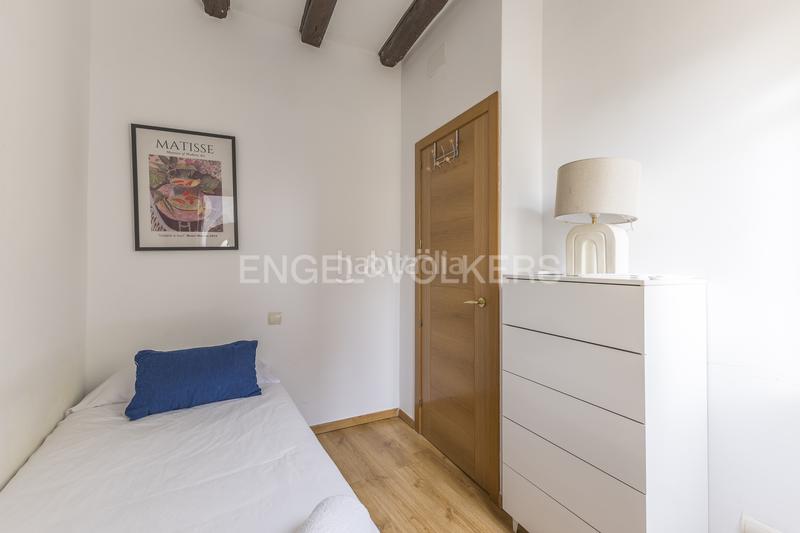 Foto 12c1a345-0d8f-426e-a7ec-9cd75cab619f. Ático  con terraza y vistas 180 sobre en Universidad-Malasaña Madrid