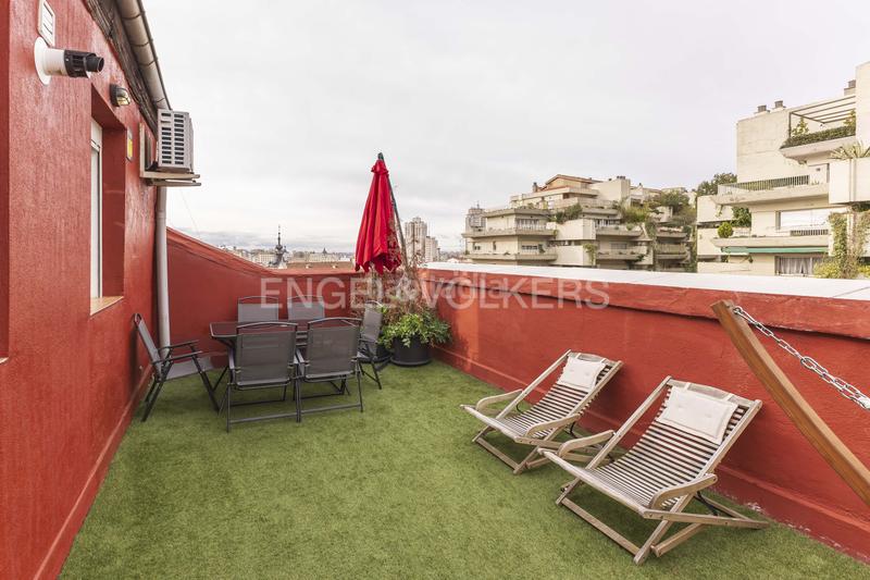 Foto 161ab6d8-e715-48c2-abae-336ea8efeb1c. Ático  con terraza y vistas 180 sobre en Universidad-Malasaña Madrid