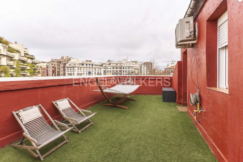 Foto 34f3008b-7157-41ad-b75b-cf36c4ed2a47. Ático  con terraza y vistas 180 sobre en Universidad-Malasaña Madrid