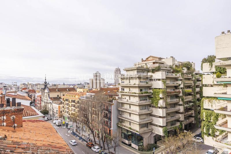 Foto 7da03e5f-cd23-4071-9a0e-38d71b87da91. Ático  con terraza y vistas 180 sobre en Universidad-Malasaña Madrid