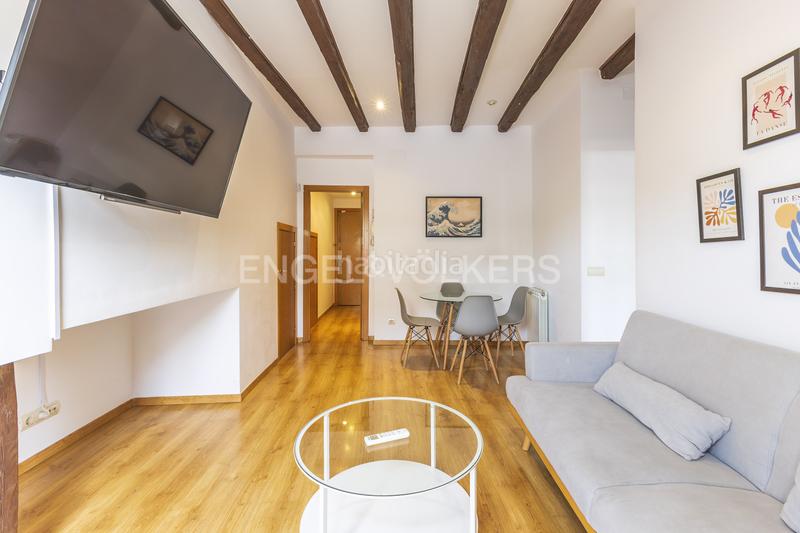 Foto cc2c11ce-573e-4fe0-95aa-229768f210ef. Ático  con terraza y vistas 180 sobre en Universidad-Malasaña Madrid