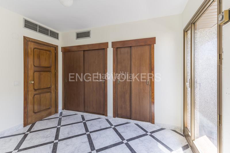 Foto 4b9eb17b-8fa0-45c2-b59b-694d4e36a875. Alquiler apartamento amplio y luminoso piso en argelles en alquiler en Madrid
