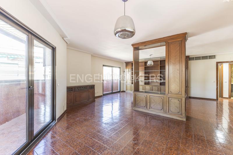 Foto 52a06e8c-3033-4ad0-8b3d-66ab274ad9e7. Alquiler apartamento amplio y luminoso piso en argelles en alquiler en Madrid