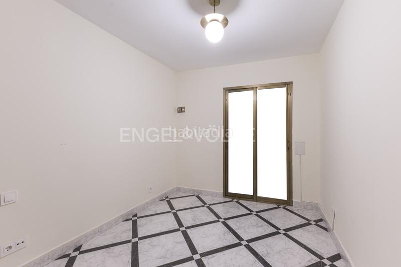 Foto 641d34a0-7fbc-47e5-ab0d-5b08785b580c. Alquiler apartamento amplio y luminoso piso en argelles en alquiler en Madrid