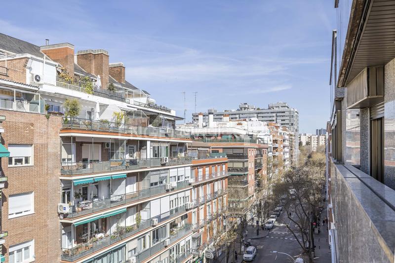 Foto a34eddba-c08f-4061-9a8b-1baa4c25f047. Alquiler apartamento amplio y luminoso piso en argelles en alquiler en Madrid