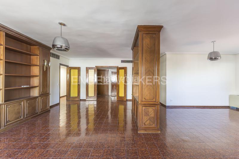 Foto a662cba6-11c5-4edc-8c7a-c19f48c0a17e. Alquiler apartamento amplio y luminoso piso en argelles en alquiler en Madrid