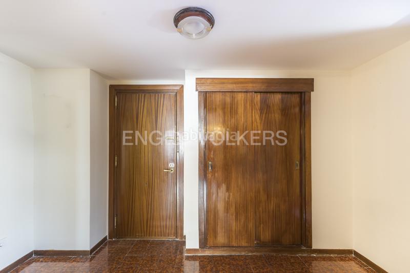 Foto c04cc1d2-daf9-4c74-b709-7cecf330660d. Alquiler apartamento amplio y luminoso piso en argelles en alquiler en Madrid