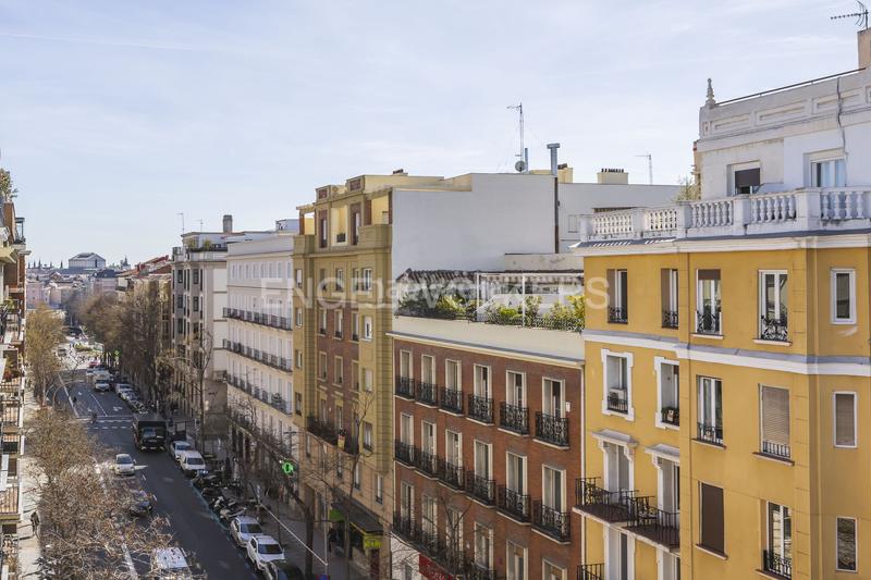 Foto c561448b-32c2-46b5-b6d6-53f648175a2d. Alquiler apartamento amplio y luminoso piso en argelles en alquiler en Madrid