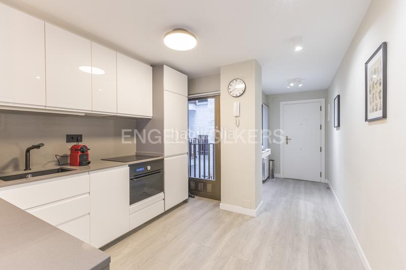 Foto f7ca94a5-4579-4da1-bf2d-c321dd9bc435. Piccolo appartamento con riscaldamento parcheggio in Madrid