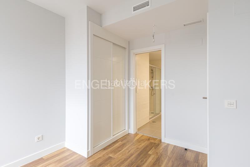 Foto 17b9b6d2-afa5-44f2-b780-5efbd09d72af. Attico con riscaldamento parcheggio piscina in Tempranales San Sebastián de los Reyes