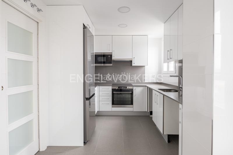 Foto 19dbd2e6-b209-4251-97ae-bd096c363e87. Attico con riscaldamento parcheggio piscina in Tempranales San Sebastián de los Reyes