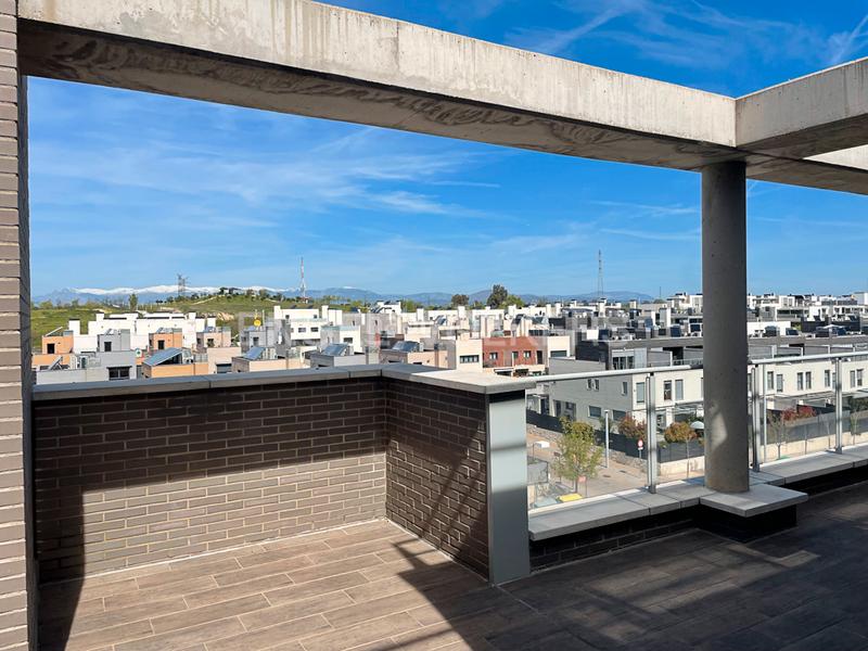 Foto 4f2f1903-2f62-4cf4-97f1-adbb34eb6ae5. Attico con riscaldamento parcheggio piscina in Tempranales San Sebastián de los Reyes