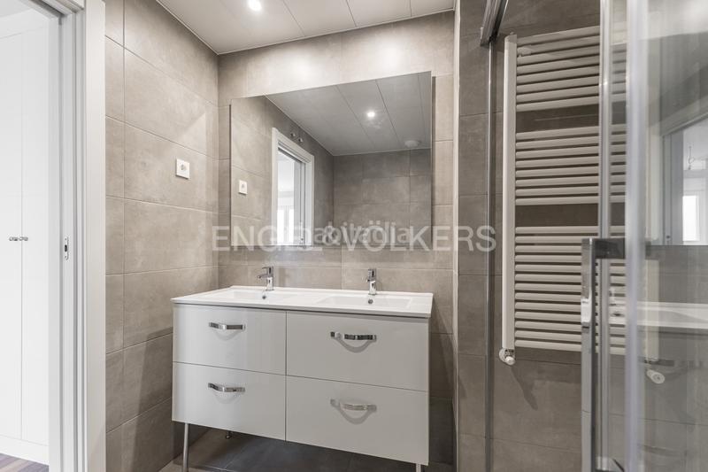 Foto b433f9c8-d2c8-49bc-9a9f-e7734fd8237c. Attico con riscaldamento parcheggio piscina in Tempranales San Sebastián de los Reyes