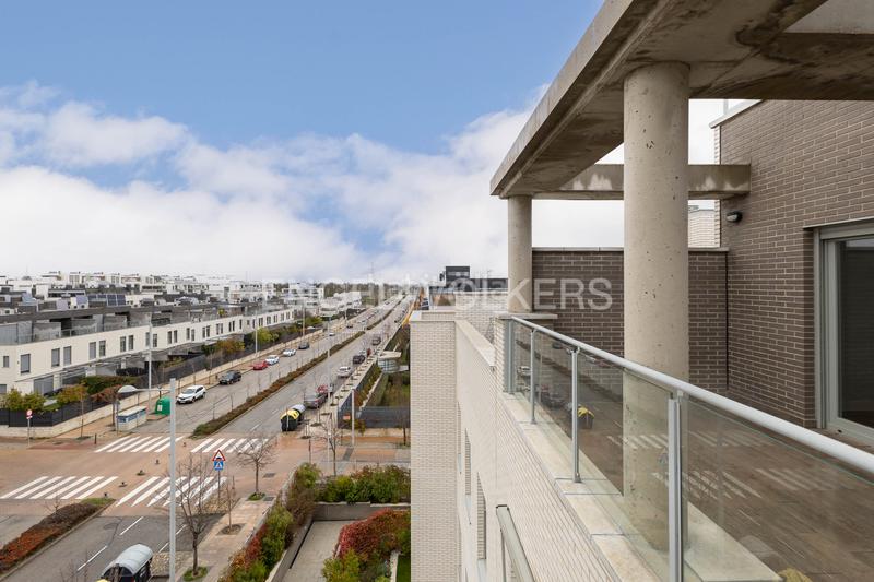 Foto d55c539d-292a-4ede-9c72-fc50b3e2764e. Attico con riscaldamento parcheggio piscina in Tempranales San Sebastián de los Reyes