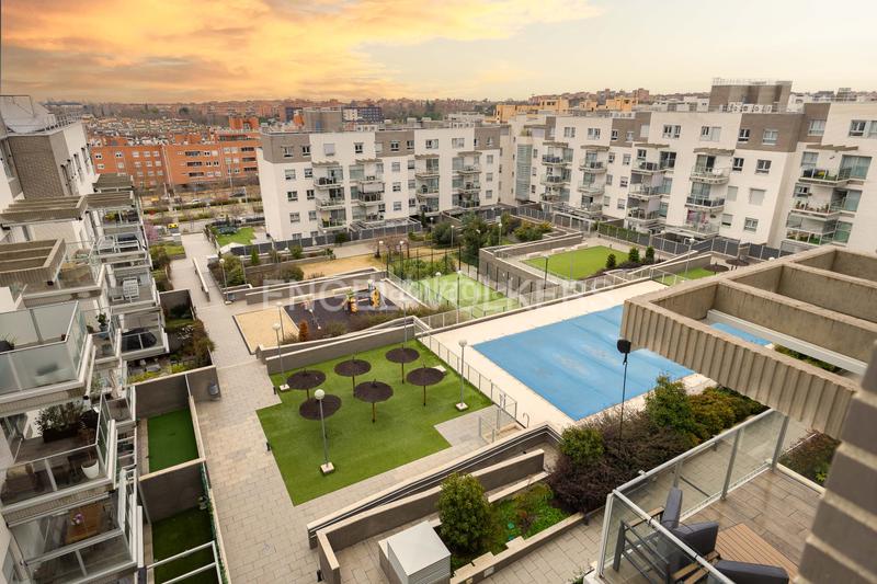 Foto e4d32c24-7d09-4f7f-a1d0-671b8ec54e78. Attico con riscaldamento parcheggio piscina in Tempranales San Sebastián de los Reyes