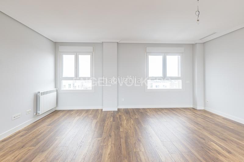 Foto eecede9a-7a61-43b2-98f0-1b774f9a373f. Attico con riscaldamento parcheggio piscina in Tempranales San Sebastián de los Reyes