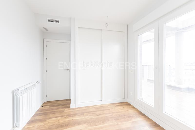 Foto f1e7642f-bc6e-44bc-b62c-5b120f4c796f. Attico con riscaldamento parcheggio piscina in Tempranales San Sebastián de los Reyes