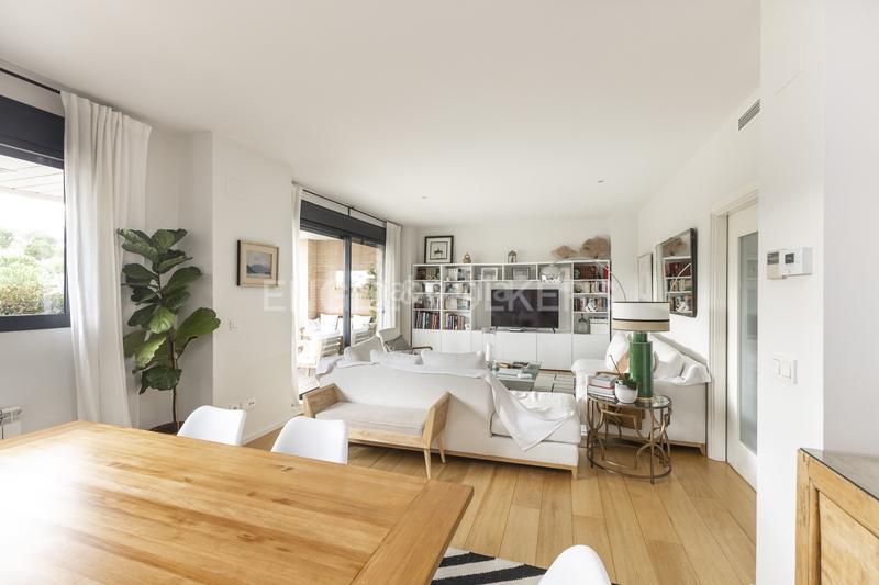 Foto 0a0ffaa1-a7c9-434f-8219-28aee8d897d1. Piccolo appartamento con riscaldamento parcheggio piscina in La Moraleja