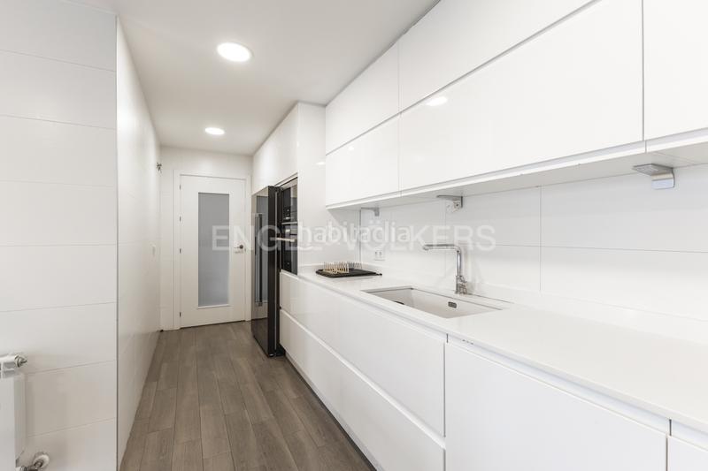 Foto 6b00b59f-1172-4a6c-ab9f-390c7ec14a4a. Piccolo appartamento con riscaldamento parcheggio piscina in La Moraleja