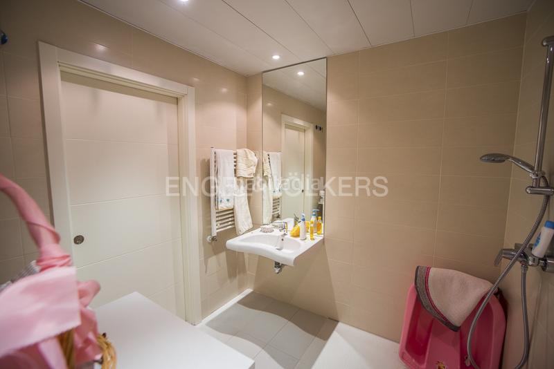 Foto 6df7b706-0261-4f29-b498-814898f0afe9. Piccolo appartamento con riscaldamento parcheggio piscina in La Moraleja