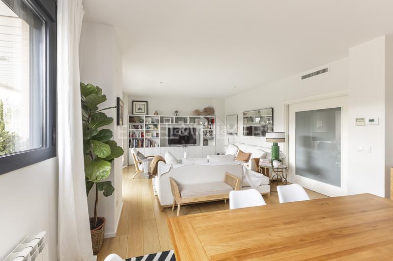 Foto e7c57ba3-3905-4bd6-859f-aeffe91f3475. Piccolo appartamento con riscaldamento parcheggio piscina in La Moraleja