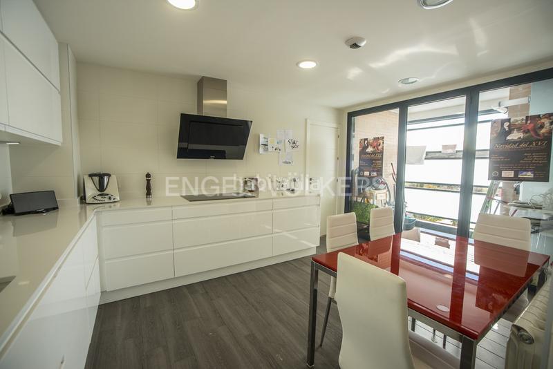 Foto ea557dbc-37d4-4263-b562-3c4cea24be1a. Piccolo appartamento con riscaldamento parcheggio piscina in La Moraleja