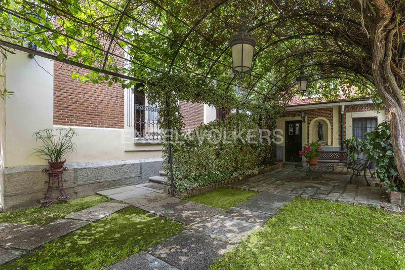Foto 484d4da0-fc1a-43f2-96b7-0b13d4f76276. Casa amb calefacció a El Pardo Madrid