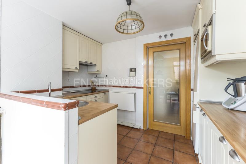 Foto b81beddd-45a5-40af-ab9c-070c6c94266b. Piccolo appartamento con riscaldamento parcheggio piscina in Madrid