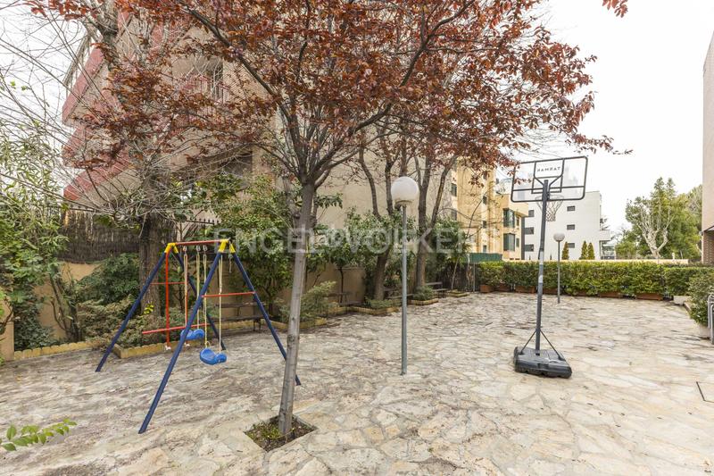 Foto d0de0040-c465-4cdd-892e-8df5fd6b24c3. Piccolo appartamento con riscaldamento parcheggio piscina in Madrid
