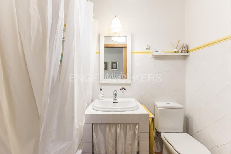 Foto d2aacf24-cc97-4641-a52b-e4f9b37ef156. Piccolo appartamento con riscaldamento parcheggio piscina in Madrid