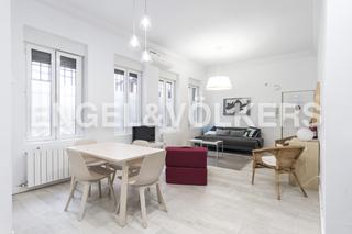 Apartament a Cortes-Huertas. Coqueto apartamento reformado en cortes