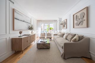 Appartement à Recoletos. Luminosa vivienda reformada con garaje en recoletos
