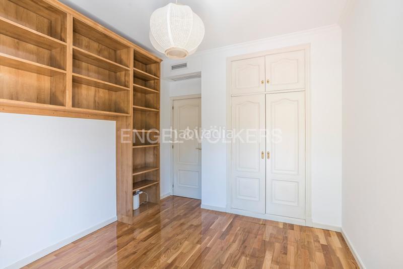 Foto fc97a0e3-c7ea-40c1-9202-0178129062d9. Location appartement avec chauffage parking dans Imperial Madrid