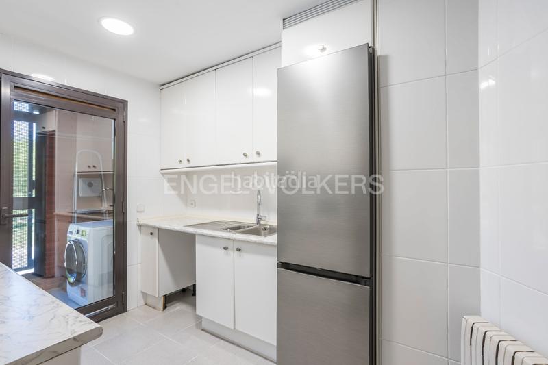 Foto 71124135-dbbd-4261-99ac-2e3021959f5c. Rent apartment with heating parking in Imperial Madrid