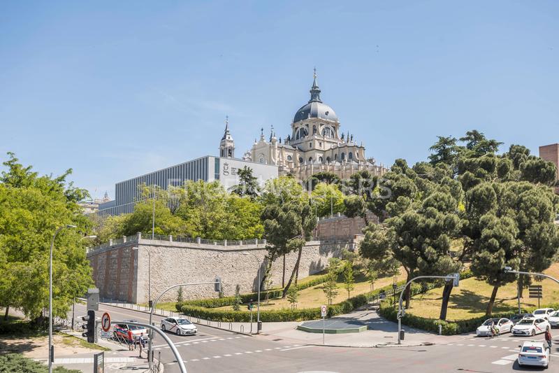 Foto 76222e26-40b9-4f41-b2be-35949af15f4e. Rent apartment with heating parking in Imperial Madrid